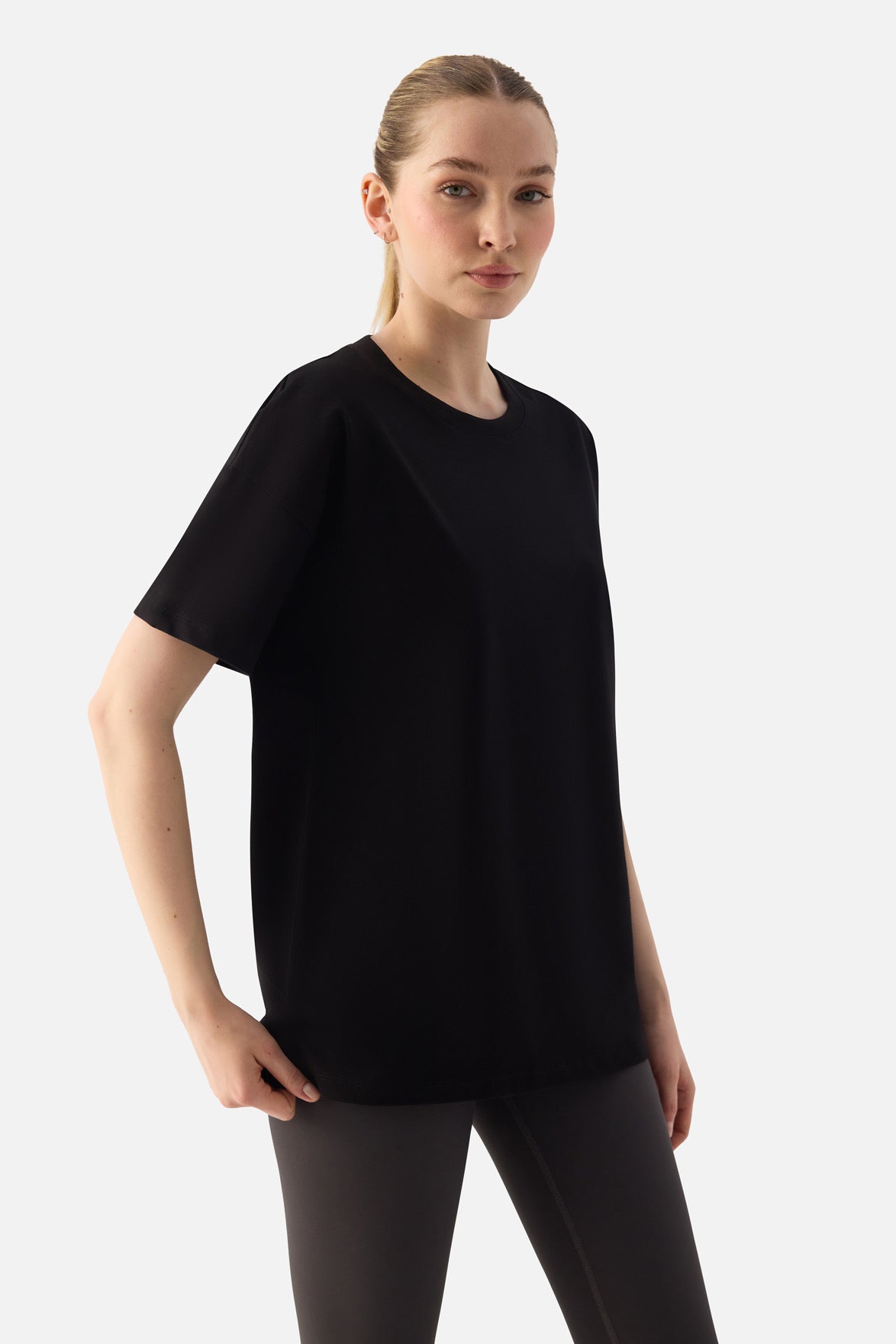 ELORA - RELAXED FIT OVERSIZED T-SHIRT BLACK