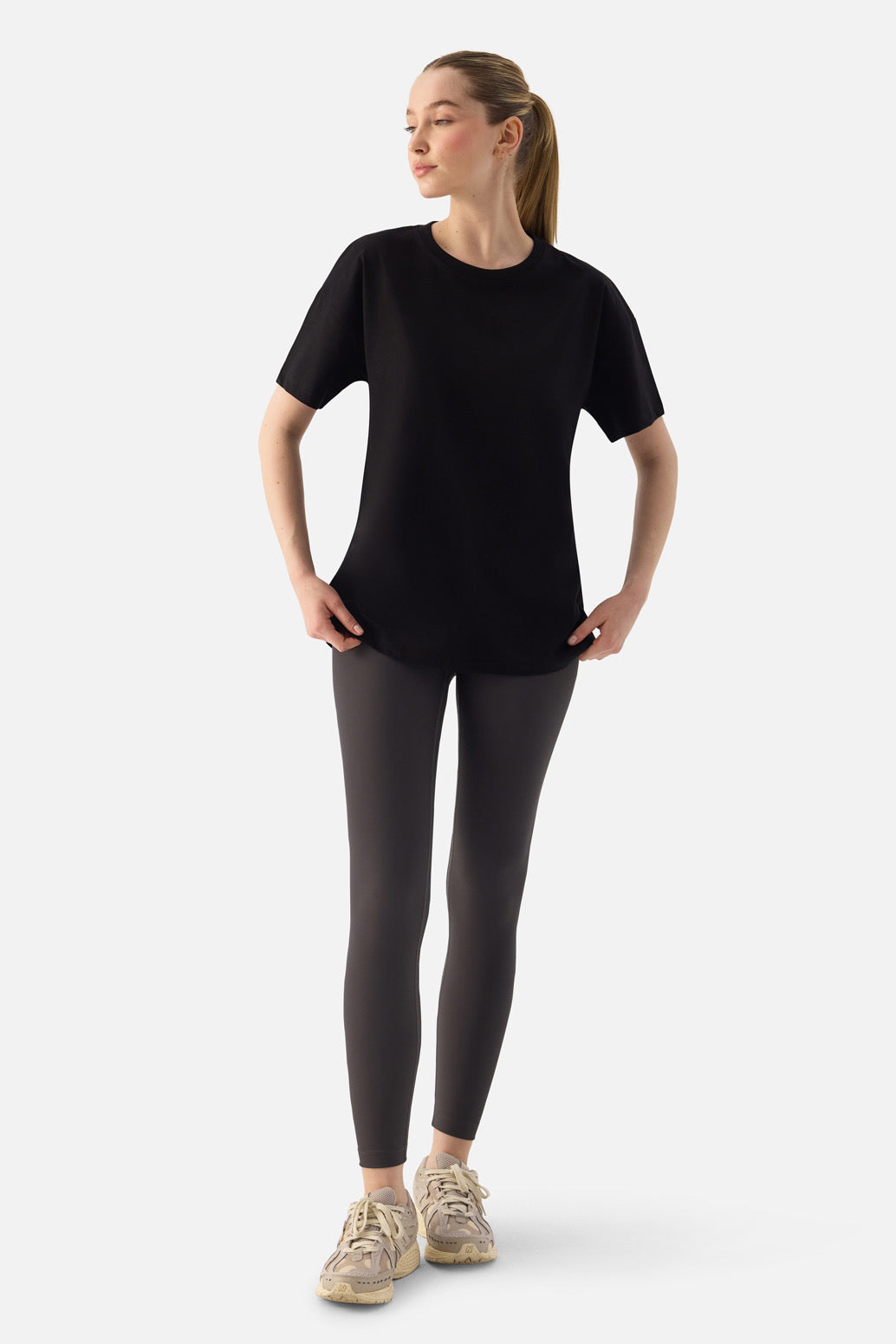 ELORA - RELAXED FIT OVERSIZED T-SHIRT BLACK