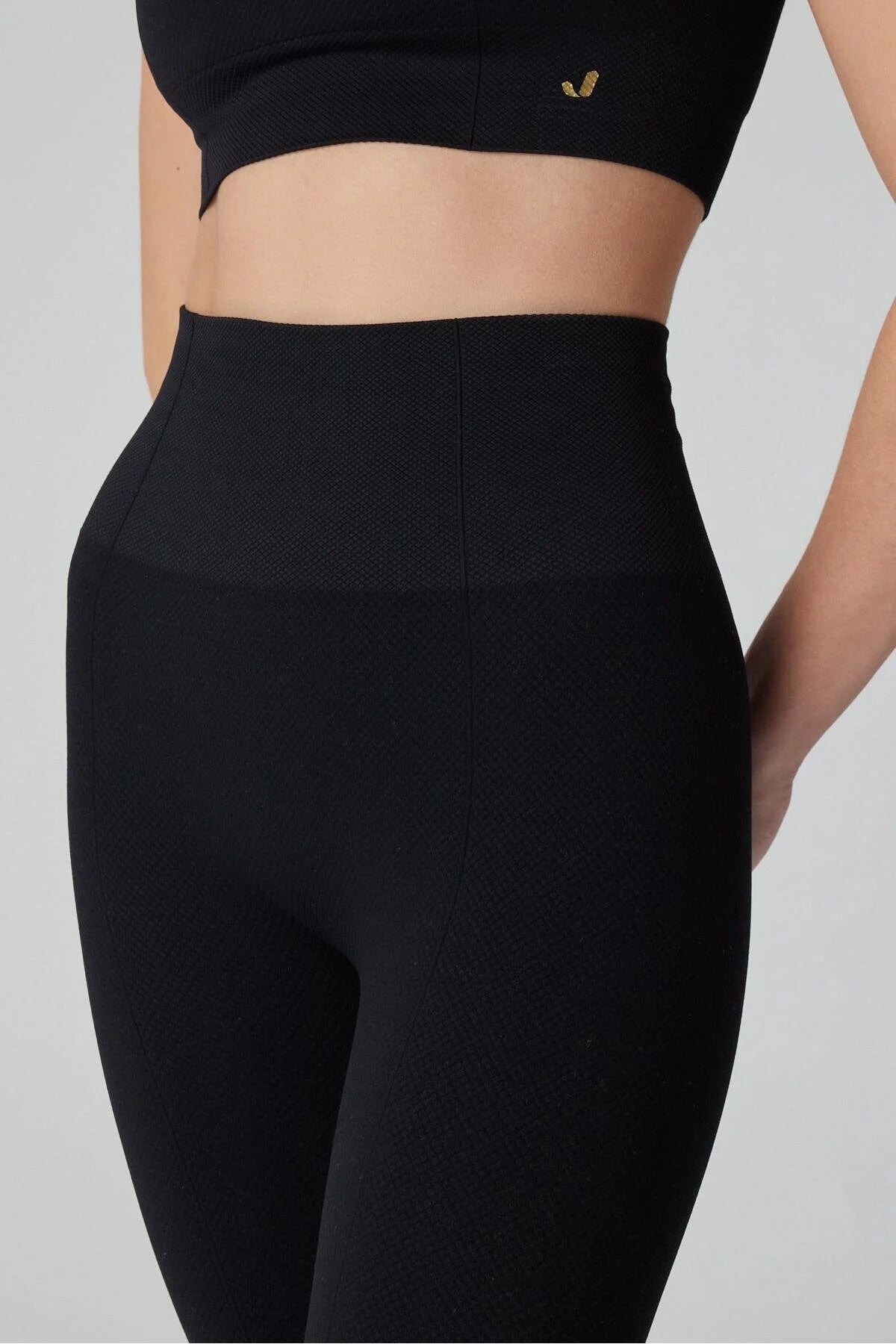 Honeycomb Patterned Black Workout Set