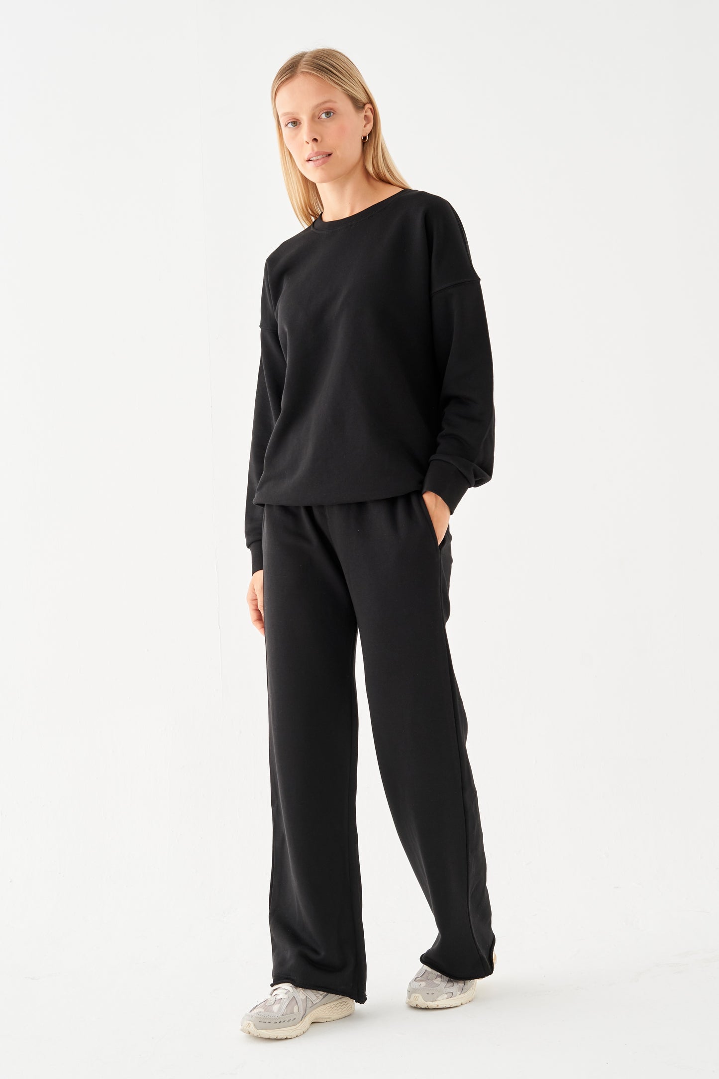 AMELIA FLARE SWEATPANTS BLACK