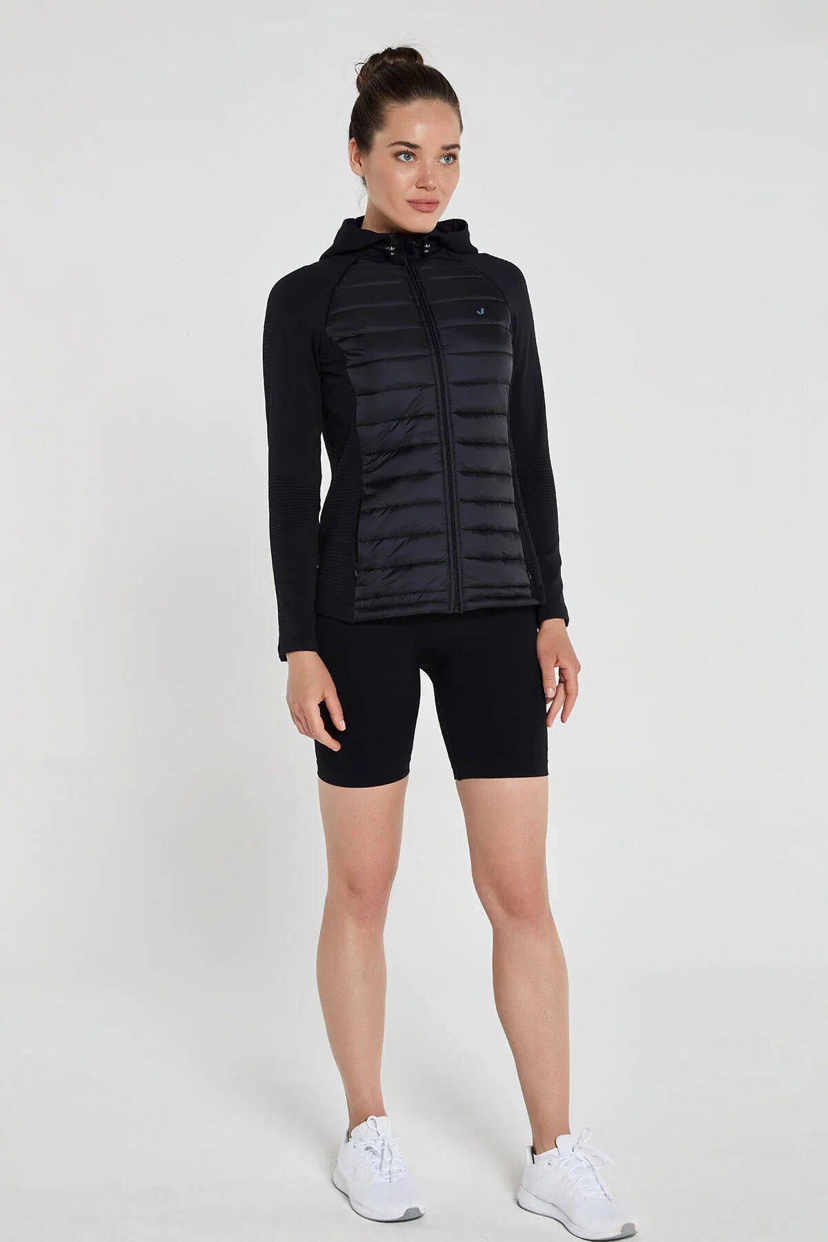 Performance Jacket in Black