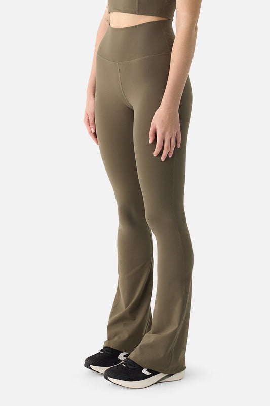 LIORA SOFT FLARE PANTS KHAKI