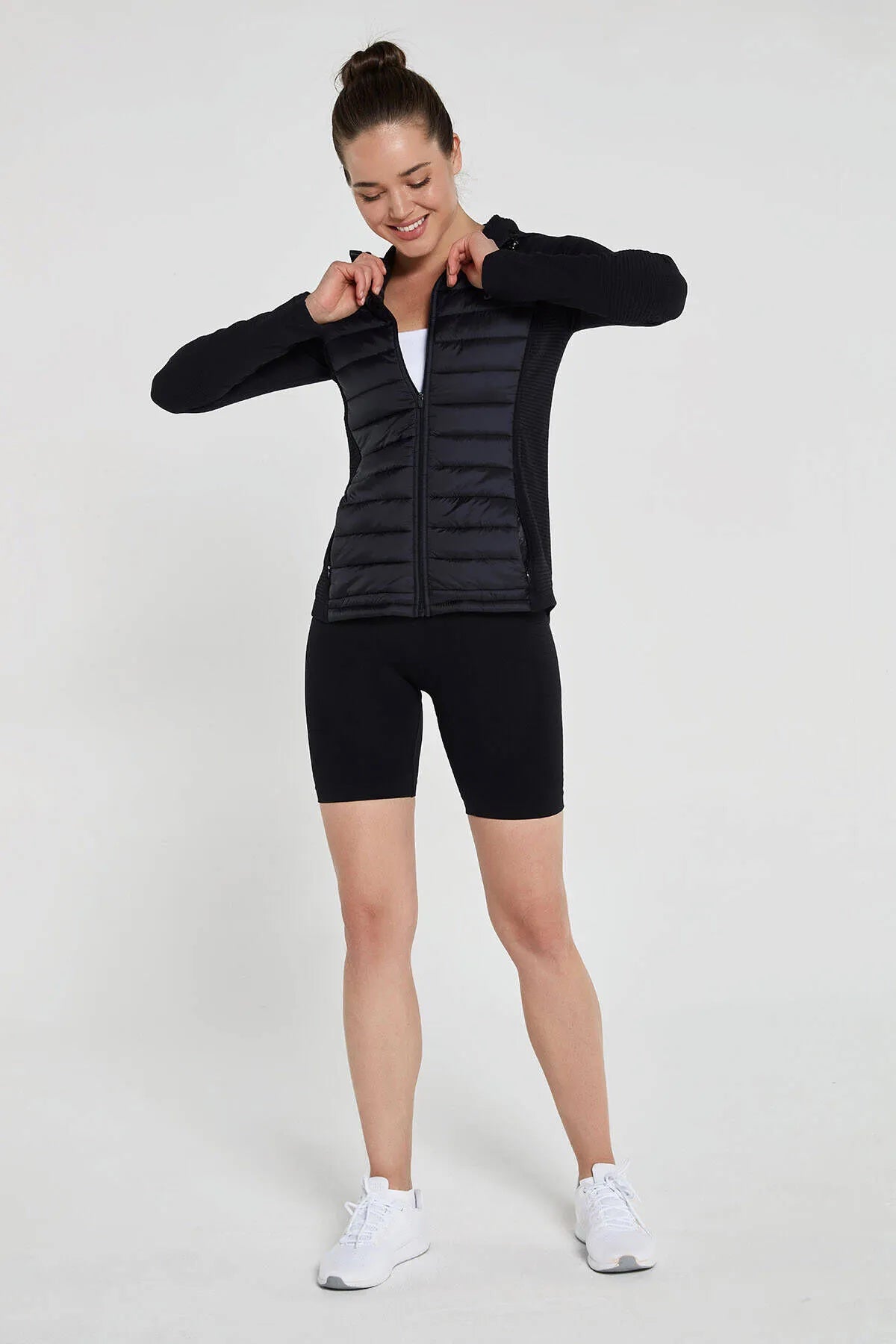 Performance Jacket in Black