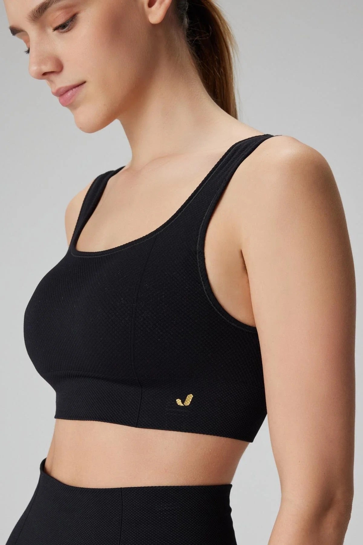 Honeycomb Patterned Black Workout Set