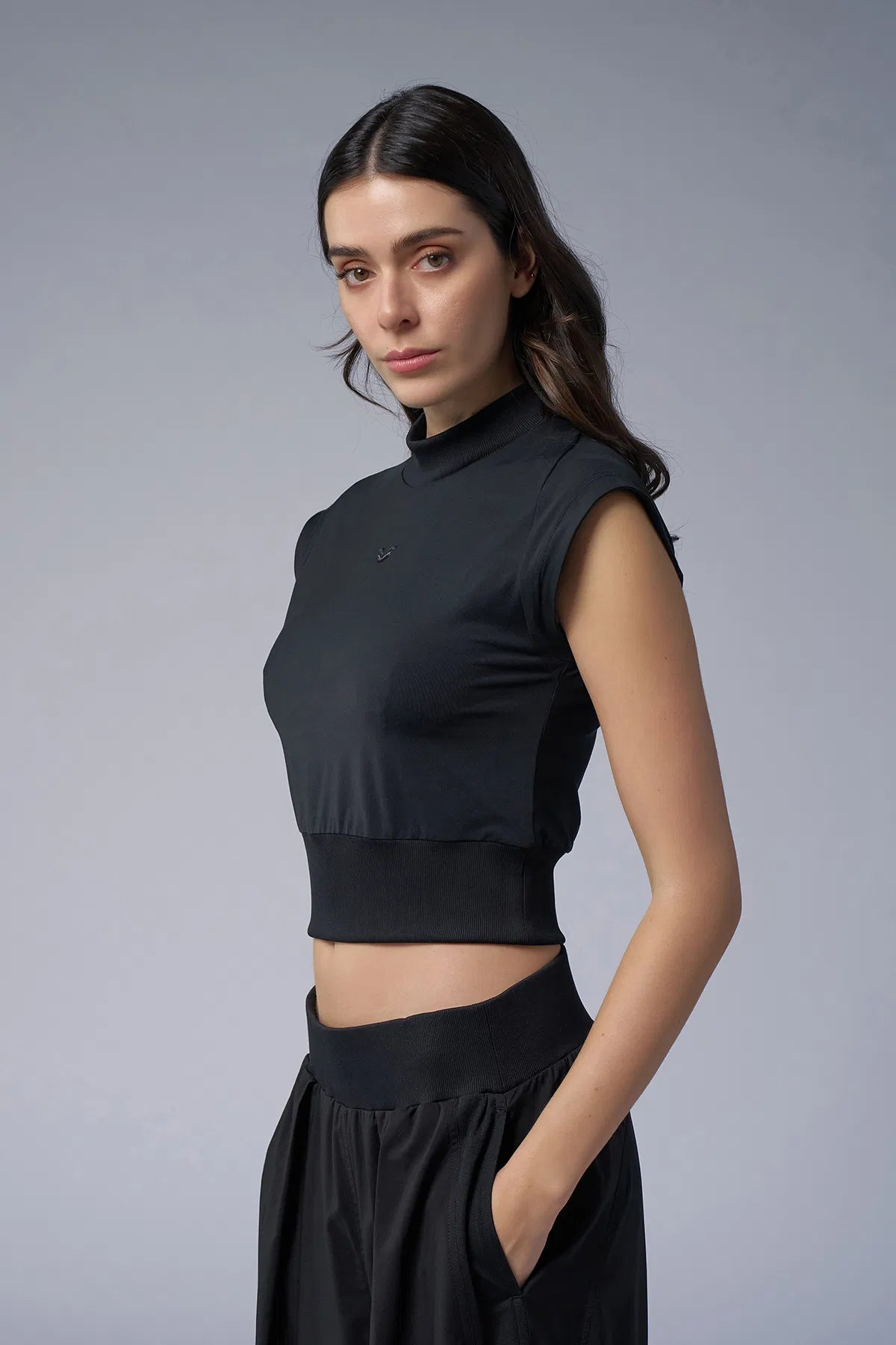 Black Basic Crop Top