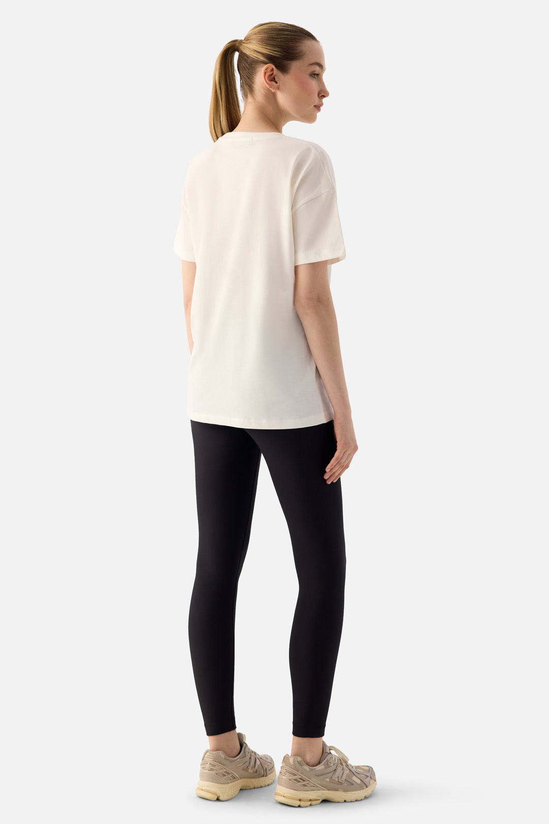 ELORA - RELAXED FIT OVERSIZED T-SHIRT CREAM