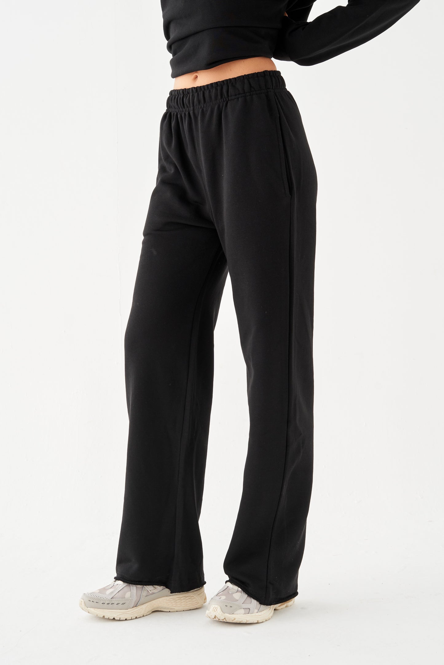 AMELIA FLARE SWEATPANTS BLACK