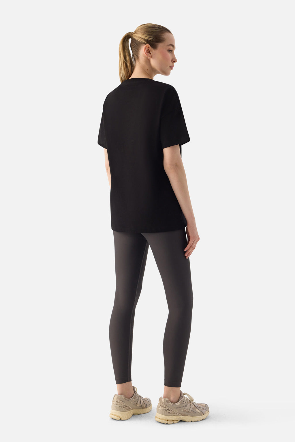 ELORA - RELAXED FIT OVERSIZED T-SHIRT BLACK