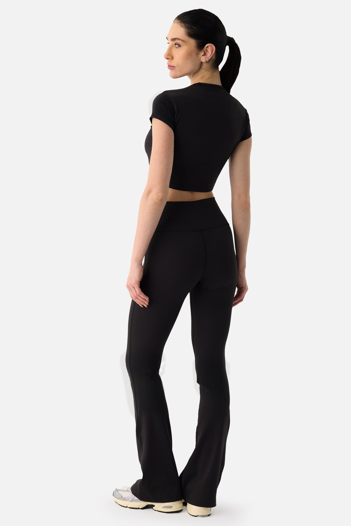 LIORA SOFT FLARE PANTS/ BLACk
