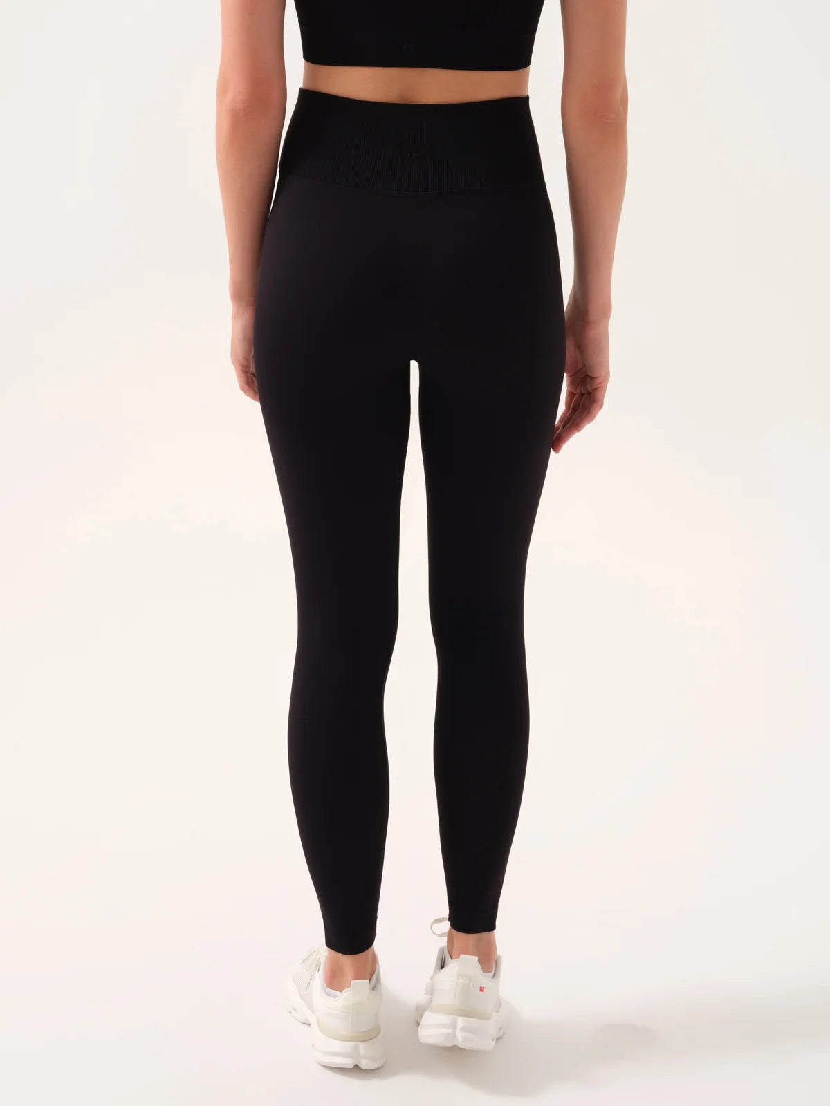 Motion Cross Waist Leggings / Black